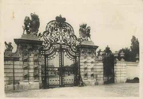 Austria Wien Belvedere Schloss entrance gate