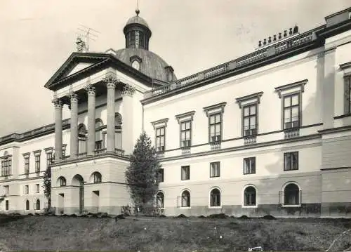 Slovakia Topolcianky Zotavovna Roh priecelie kastiela