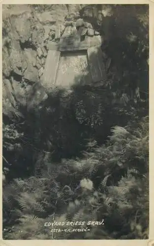 Norway Norvège Norge - Edvard og Nina Griegs grav Edvard Griegs grave rppc