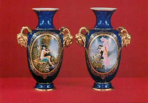 Hungary Herendi Porcelanmuzeum porcelain vase