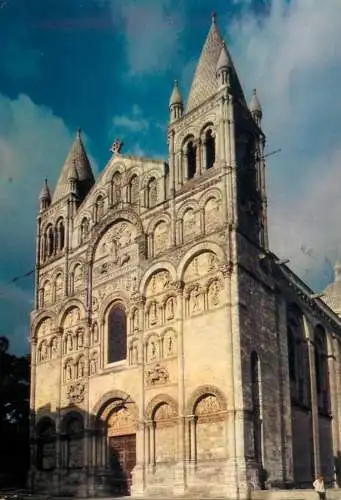 France Charente > Angouleme la cathedrale Sainte Pierre