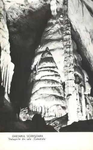 Romania Ghetarul Scarisoara stalagmite din sala "Catedrala"