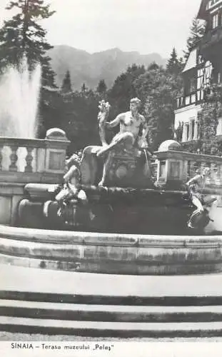 Romania Sinaia terasa Muzeul Peles fantana & complexul sculptural