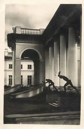 Russia workers statues and palace steps