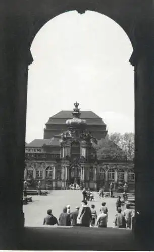 Allemagne foto city1965 Dresden palace grounds and gateway