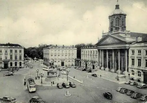 Belgium Bruxelles Place Royale - Eglise de St Jacques & Monument de Godefroid de Bouillonb