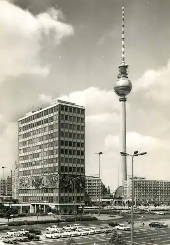 Germany Berlin Haus der Leherers & Fernseh und UKW Turm der Deutschen Post