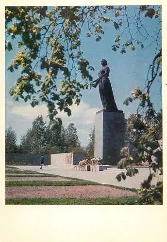 Russia Leningrad statue monument