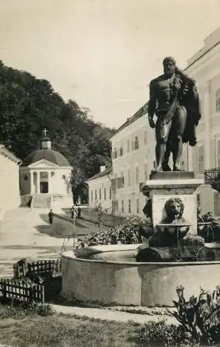 Romania Baile Herculane statuia lui Hercule si domul