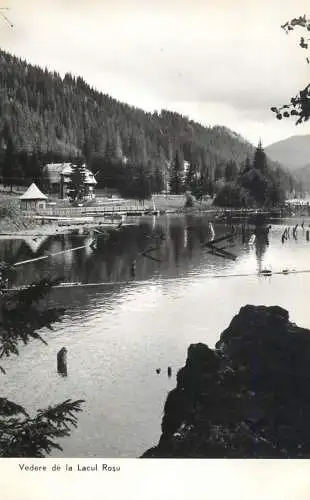 Romania Lacul Rosu cabane si barci