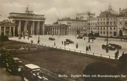Germany Berlin Pariser Platz mit Brandenburger Tor 1927