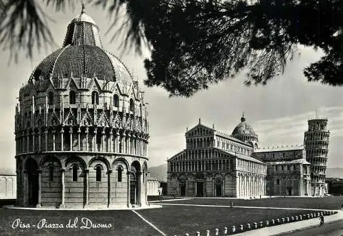 Italy Pisa Piazza del Duomo
