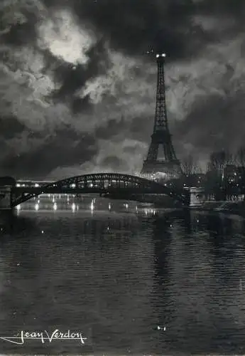 France Paris La Seine & la Tour Eiffel au clair de lune