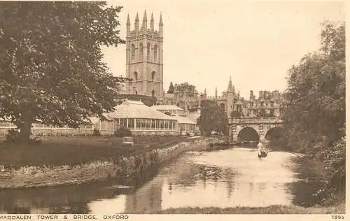 UK England Oxfordshire > Oxford Magdalen tower bridge