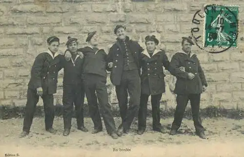 Soldats en bordee cpa