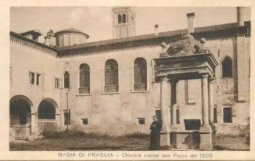 Italy Badia di Praglia chiostro rustico con Pozzo del 1500