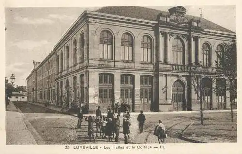 Luneville, les halles et le collège