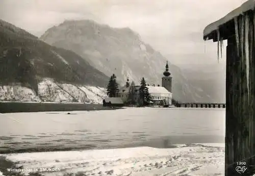 Austria  Gmunden schloss Ort am Traunsee mit Traunstein