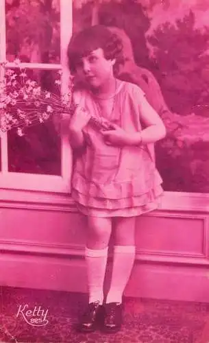 Elegant young girl with flower bouquet Ketty Postcard