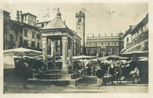 Italia Verona Piazza Erbe 1927