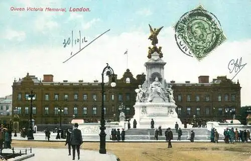 Buckingham Palace with Queen Victoria Memorial London England