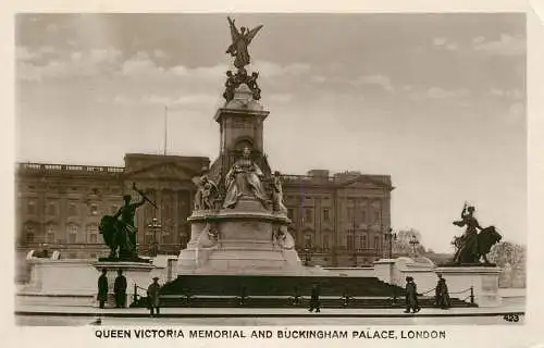Queen Victoria Memorial & Buckingham Palace London England