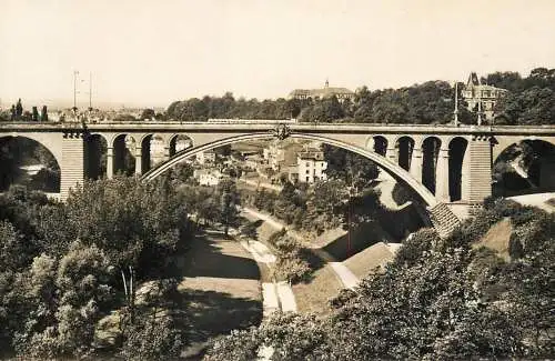 Luxembourg Pont Adolphe et vallee de la Petrusse