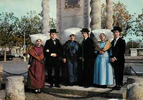Folklore and traditions costumes folk types costumes de Lumiere Ile d'Oleron