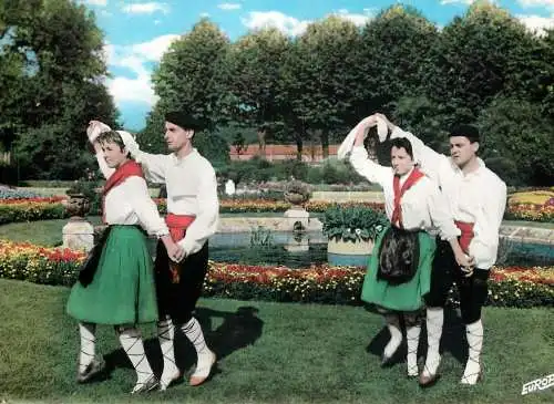 Folklore and traditions costumes folk types scenes folklore basque Kontrapaz Menuet