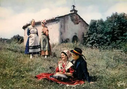 Folklore and traditions costumes folk types scenes Auvergne le baiser