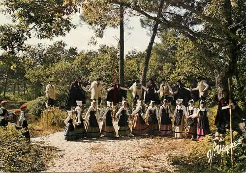 Folklore and traditions costumes folk types Landes Lous Pastous Seignossais