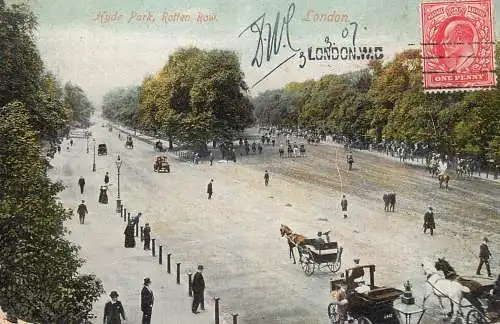 Old London surface transport carriage cart elegance  Hyde Park