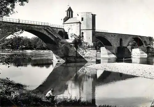 France Vaucluse > Avignon le pont St. Benezet et la chapelle St. Nicolas