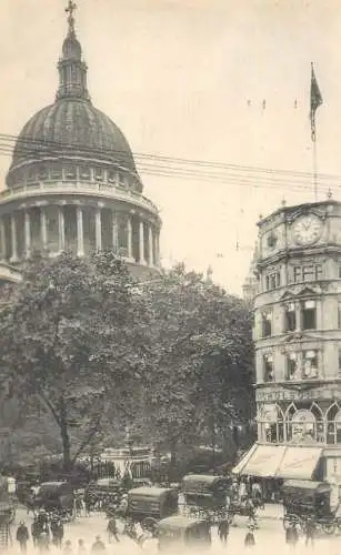 United Kingdom England London St. Paul's Cathedral carriages