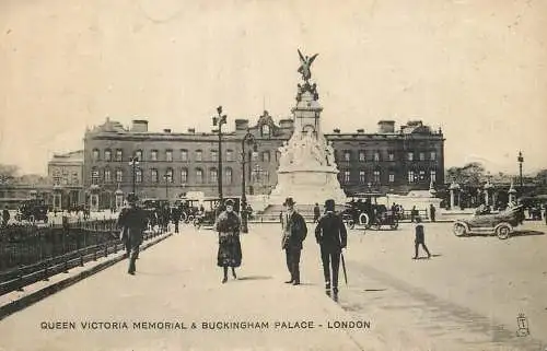 UK England London Buckingham Palace Queen Victoria memorial
