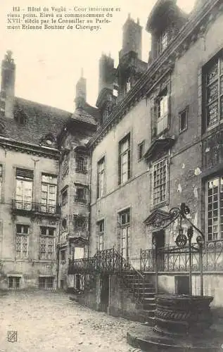 France Dijon Hotel de Vogue cour interieure