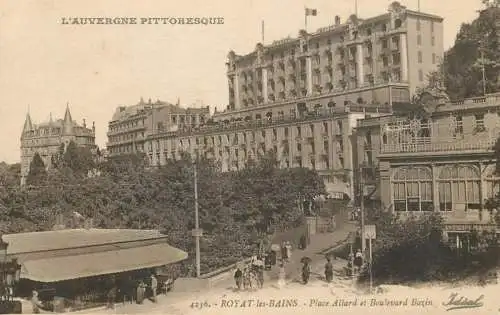 France L'Auvergne pittoresque Royat les Bains Place Allard et Boulevard Bazin