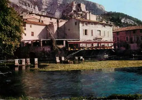 France Fontaine de Vaucluse le chateau Feodal