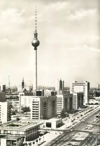 Germany Berlin Karl Marx Alle mit Fernseh und UKW Turm der Deutschen Post