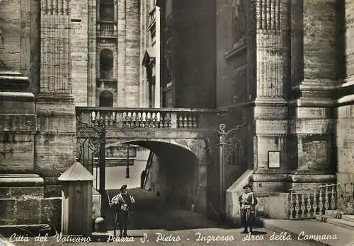 Citta del Vaticano Piazza S Pietro Ingresso Arco della Campana