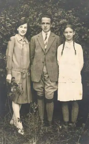 1928 Real photo parents and daughter family group picture