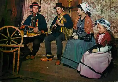 Folklore de France traditions costumes Auvergne