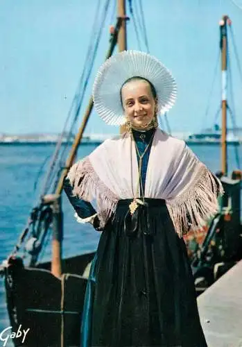 Folklore de France traditions costumes Courguinoise