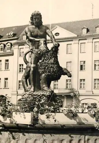 Germany Gera Simsonbrunnen statue detail view