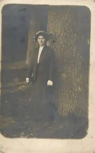 Annonymous person portrait photo postcard elegant lady 1913 Hungary
