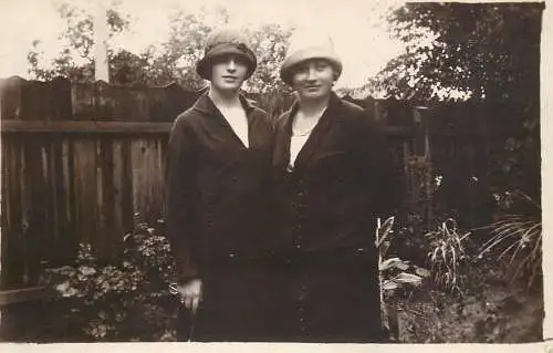 Photo postcard social history women posing
