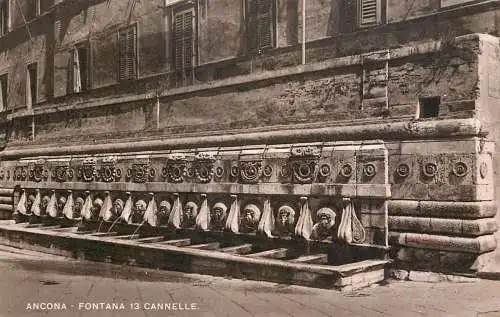 Italy Ancona Fontana 13 cannelle