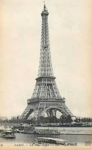 France Paris La Tour Eiffel avec vue de la Seine