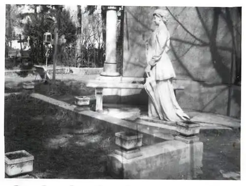 Romania architecture photo 9 x 12 cm Romania church facade and lady statue 1965