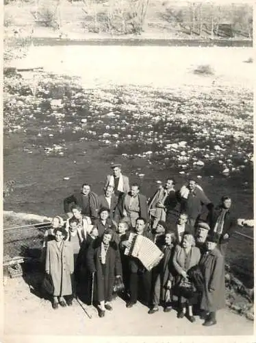 Romania architecture photo 9 x 12 cm Romania 1947 friends at Olt river